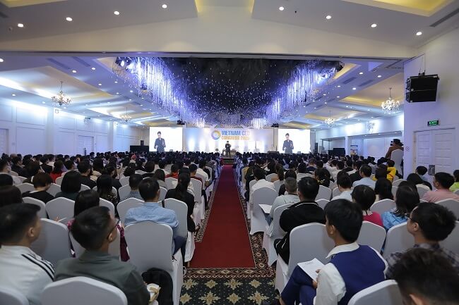 Vietnam Ceo Congress có sự quy tụ của hơn 1000 CEO và quản lý các doanh nghiệp trên cả nước
